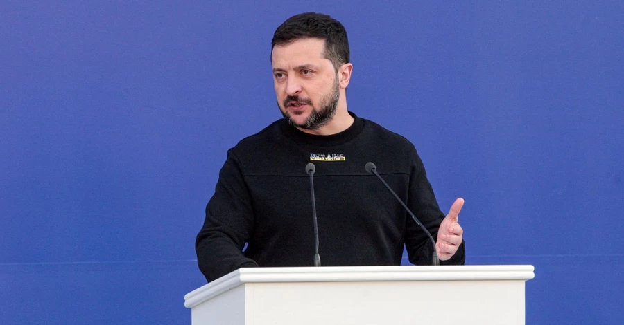 Зеленський анонсував, що Україна дозволить виїзд за кордон чоловікам 18-22 років