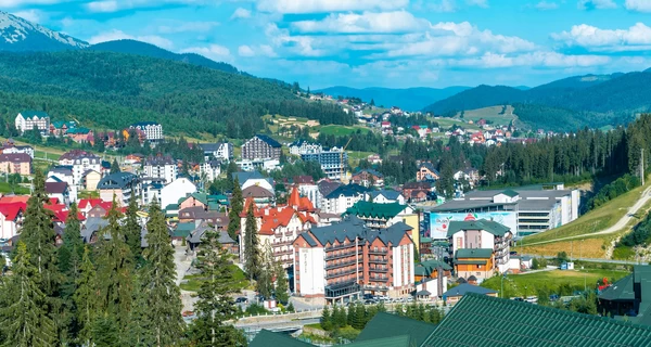 Отдых в Буковеле летом: тоже дорого, людно и с сюрпризами 