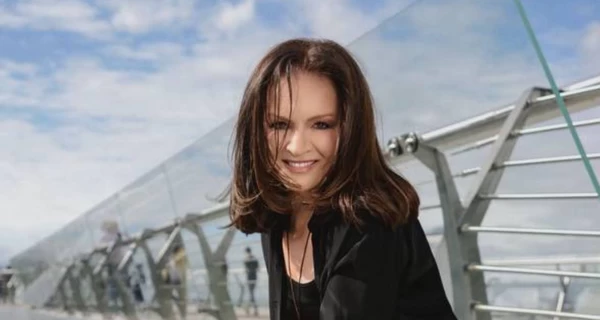 Софія Ротару відвідала рідне село і показалася в обіймах сестри