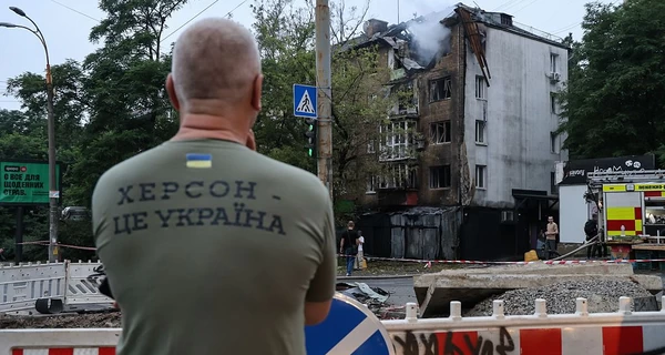 Жители Херсона: Под грохот взрывов спим, как младенцы, а тишина пугает