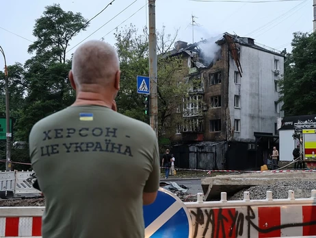 Жители Херсона: Под грохот взрывов спим, как младенцы, а тишина пугает