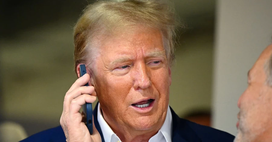 Трамп подзвонив Зеленському перед самітом з Путіним