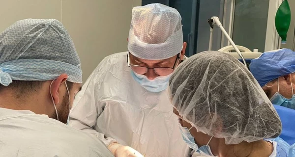 Запорожские хирурги провели первую в мире лапароскопическую операцию в боевых условиях