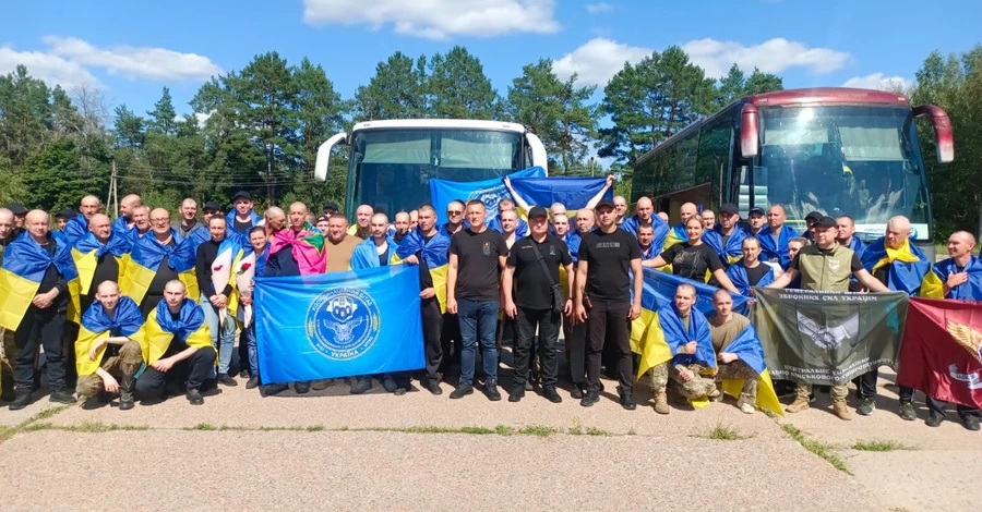 В Украину вернули 84 пленных, в том числе гражданских, которых Россия удерживала с 2014 года