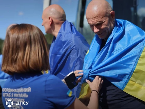 З полону повернулися дві пари братів та вчителька, яка не бачила своїх дітей шість років, - історії звільнених