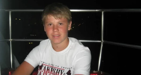 В monobankе пообещали оплатить обучение Богдану Ковальчуку, которого россияне продержали в плену 9 лет