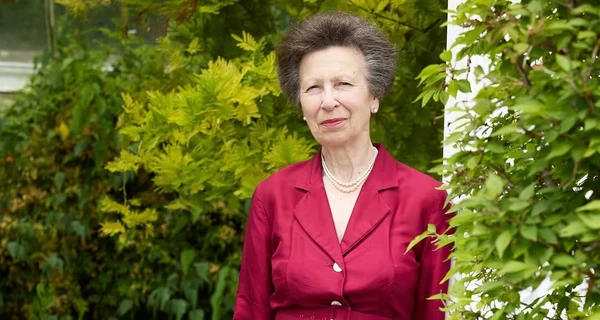 Букінгемський палац представив нові портрети принцеси Анни на честь її 75-річчя 