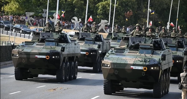 Польша проводит грандиозный военный парад-напоминание Кремлю