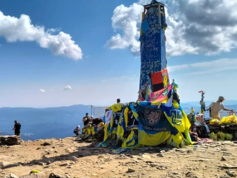 На Говерле - ремонт: ветераны и волонтеры ищут грузчиков
