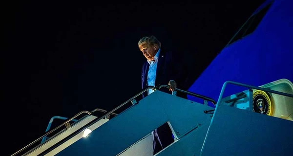 Трамп позвонил Зеленскому с самолета - разговор длился более полутора часов