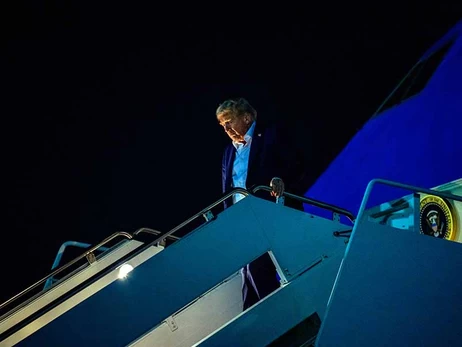 Трамп позвонил Зеленскому с самолета - разговор длился более полутора часов