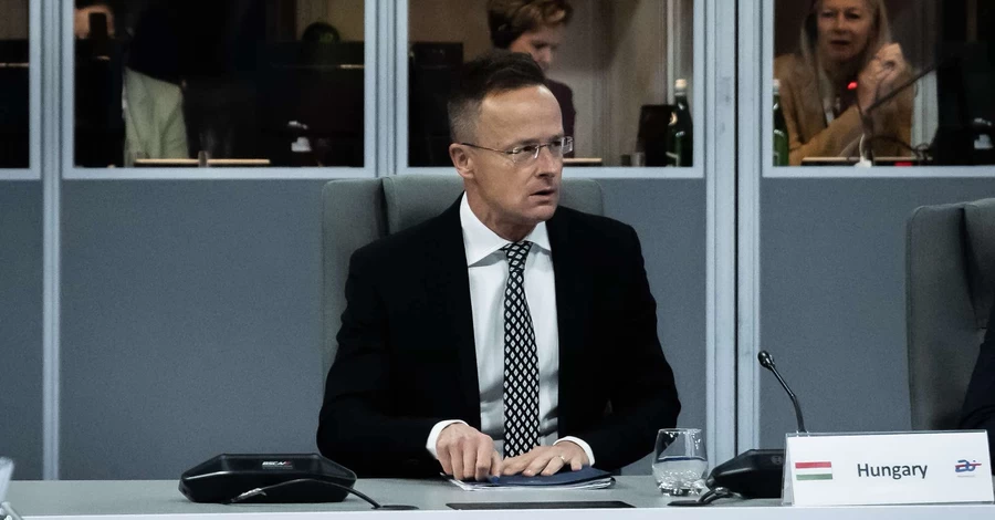 Главы МИД Украины и Венгрии поссорились из-за удара по нефтепроводу 