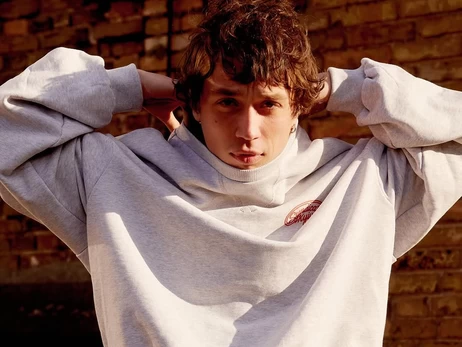 Исполнитель хита 