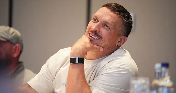 Усик получил отсрочку от WBO на бой с Паркером из-за травмы спины