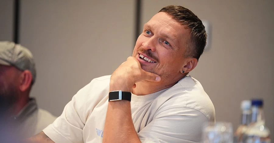 Усик получил отсрочку от WBO на бой с Паркером из-за травмы спины