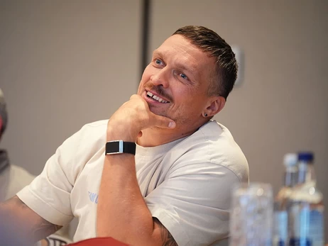 Усик получил отсрочку от WBO на бой с Паркером из-за травмы спины