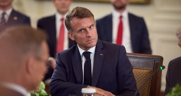 Макрон предложил провести встречу Зеленского и Путина в Женеве