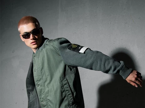 Факт. Що означає Stone Island на правій руці