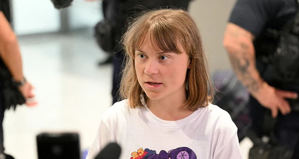 У нефти нет будущего, - Грета Тунберг заблокировала путь к крупнейшему НПЗ Норвегии