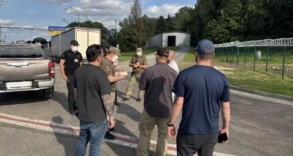 США депортировали первых украинских беженцев