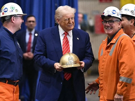 Автопарк майже на мільярд, «Ренуар», кепки та картинки NFT: всі колекції Дональда Трампа 