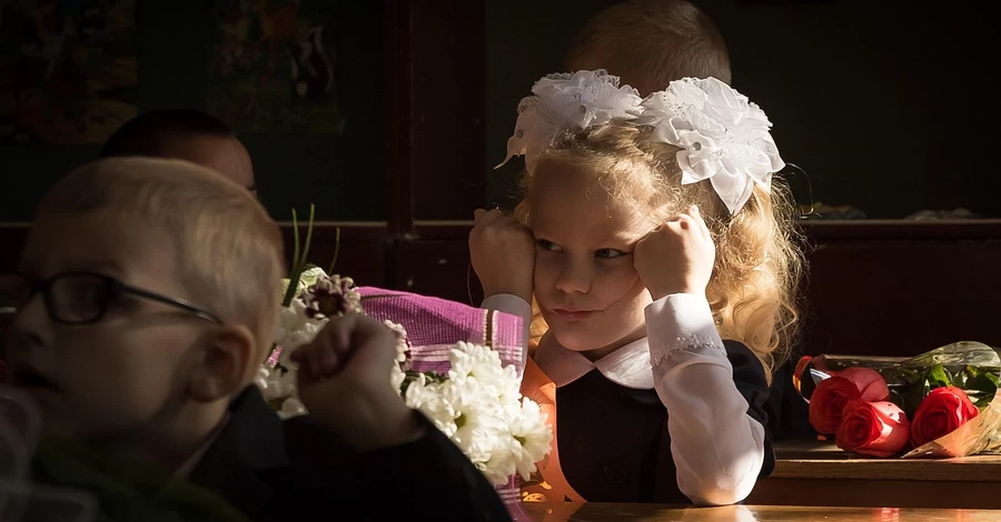 Правительство определило даты начала и окончания учебного года в школах 