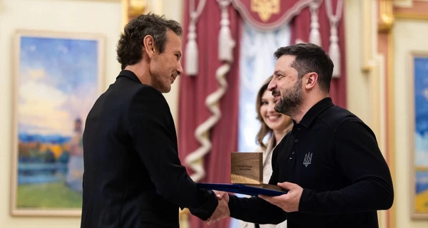 Зеленский отметил наградой 