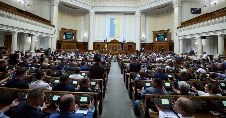 Колледж вместо ПТУ и студент вместо ученика – Рада приняла закон о профессиональном образовании