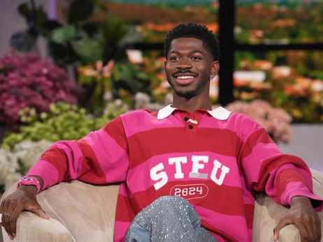 Ходил по улице в нижнем белье: рэпера Lil Nas X арестовали за нападение на полицейского