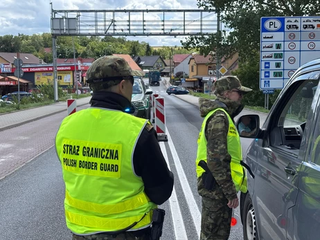 Скільки грошей вимагають пред'явити при в'їзді до Польщі: нові роз'яснення для українців