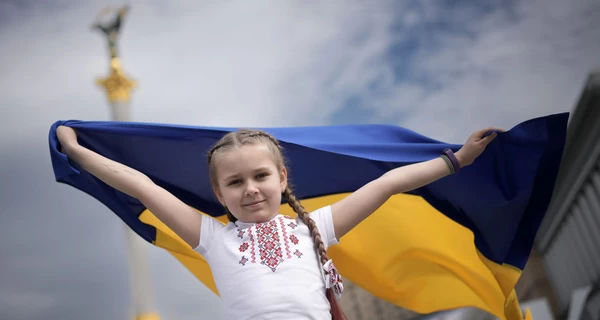 Украинцы 23 августа отмечают День государственного флага