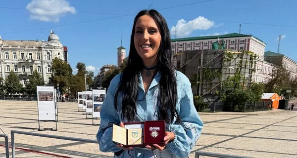 Володимир Зеленський нагородив Джамалу орденом княгині Ольги ІІІ ступеня