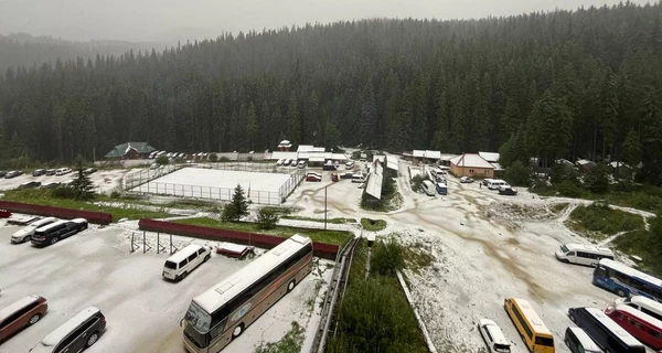 В последние дни августа Карпаты накрыл мощный снегопад