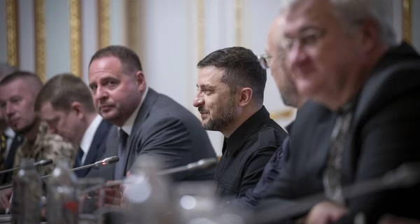 Зеленский с улыбкой прокомментировал удары дронов по нефтепроводу 