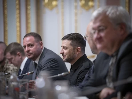 Зеленский с улыбкой прокомментировал удары дронов по нефтепроводу 