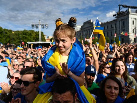 Украинцы празднуют сегодня 34-ю годовщину Дня независимости 