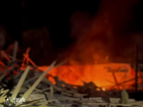 Россияне сбросили дрон на гражданский автомобиль в Сумской области, один человек погиб, еще двое пострадали