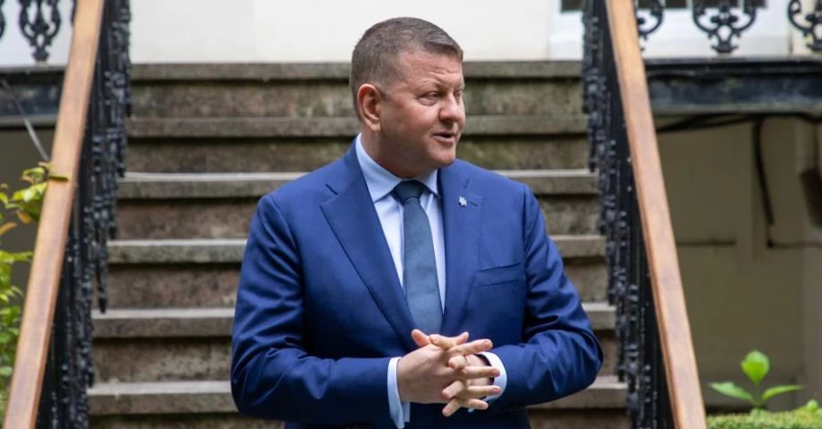 США хотіли замінити Зеленського на Залужного, але він не відповідав на дзвінки, - Guardian