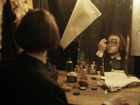 Кино в сентябре: «Малевич» наш, «Антарктида» Птушкина, последнее «Заклятие» и конец «Аббатства Даунтон»