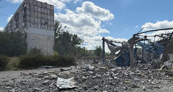 Войска РФ сбросили пять ФАБов на Константиновку - минимум четверо раненых, повреждены десятки домов   