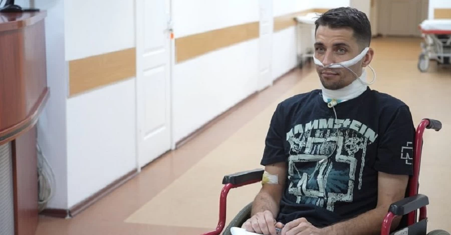 На Дніпропетровщині лікують бійця, якому росіяни після катувань перерізали горло і викинули у яму