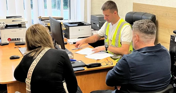 Сотруднице киевского суда, опубликовавшей в Instagram нацистский флаг, вручили подозрение