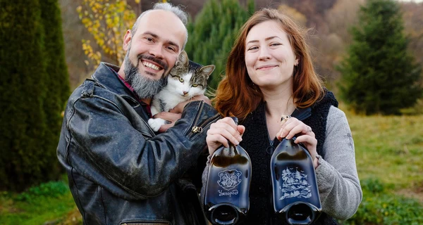 Художники по стеклу из Закарпатья: Стеклянный мусор переплавляем на интересные тарелки и украшения