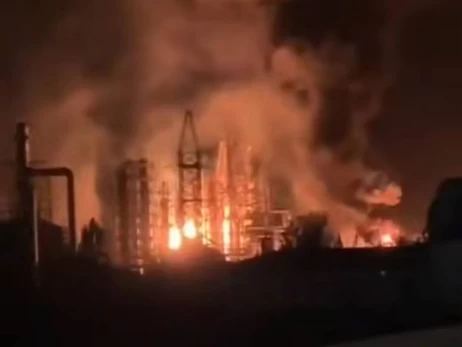 В России дроны атаковали НПЗ в Краснодарском крае и Самарской области