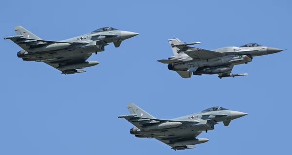 Польша поднимала в небо истребители из-за массированной атаки РФ на Украину