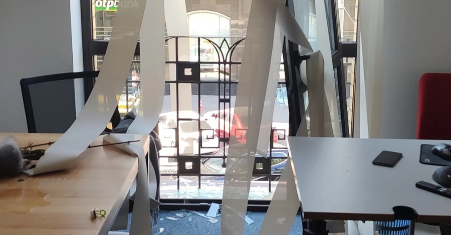 Из-за обстрела Киева пострадали миссия ЕС, редакция УП и заведение рестораторов Завертайло