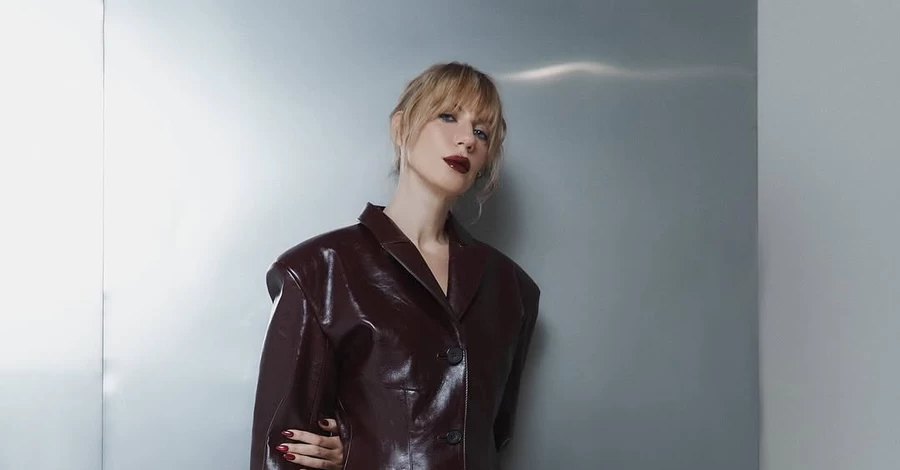 Леся Никитюк показала поврежденную ракетным ударом по Киеву студию для съемок 