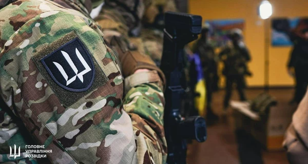 ГУР поразило в Азовском море корабль, с которого россияне запускают 