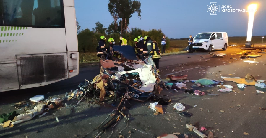 У масштабній ДТП на Кіровоградщині загинули 6 людей, серед них дитина