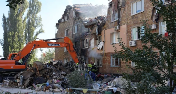 Число погибших в результате атаки на Киев увеличилось до 19, под завалами могут быть еще люди